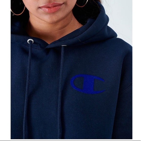 CHAMPION REVERSE WEAVE ARM SCRIPT CROP HOODIE - Picture 4 of 9